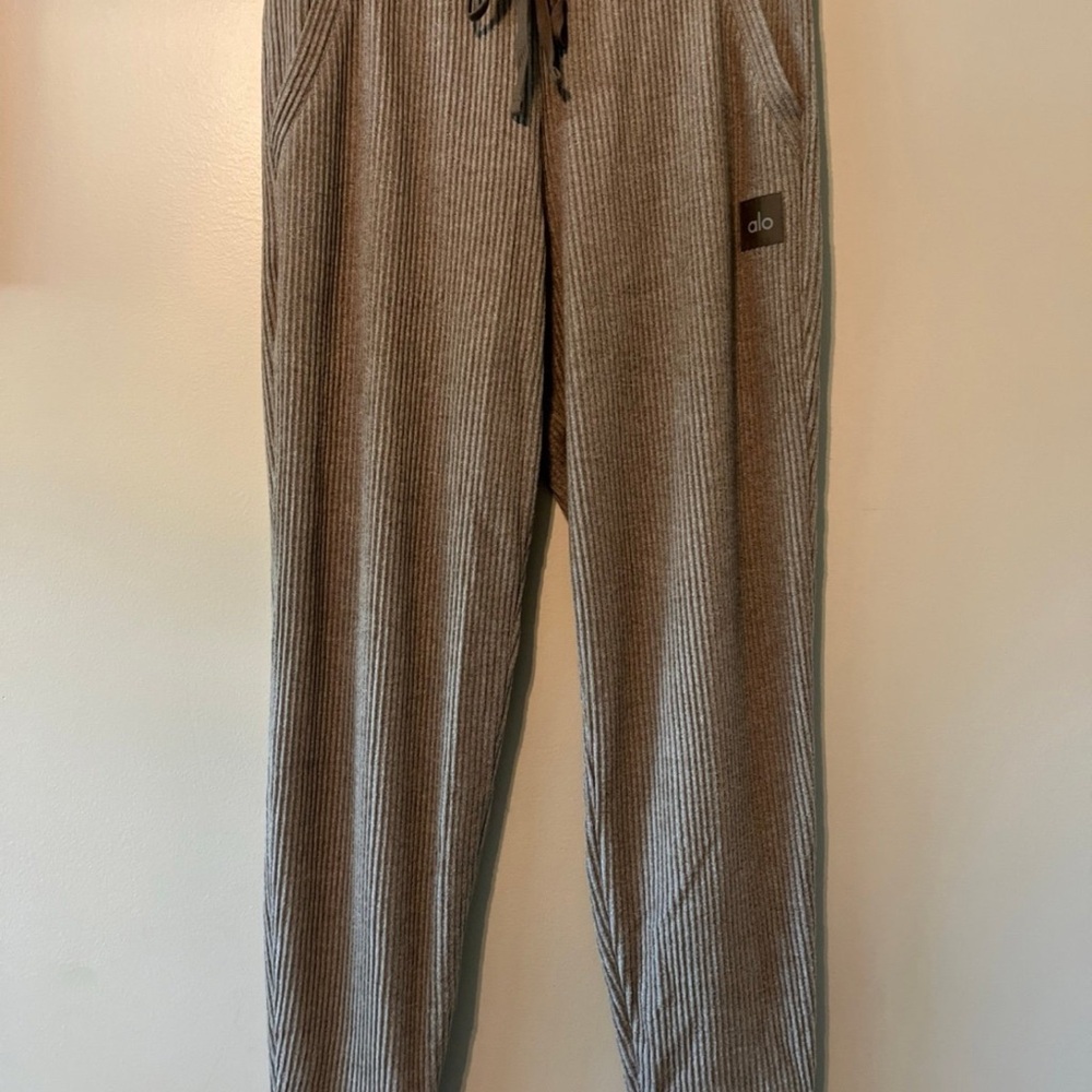 ALO Yoga muse ribbed Pants